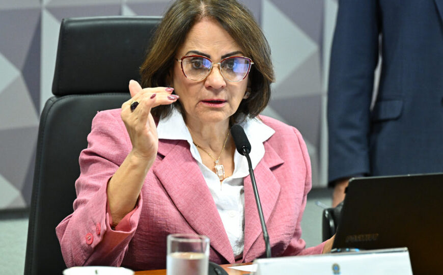 Damares cobra explicações de Haddad por fraude com…