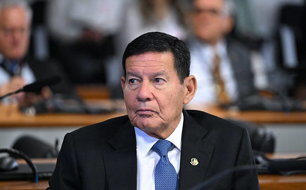 STF determina oitiva de Mourão após notícia sobre…