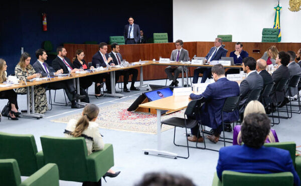 Governo promete ressarcir 1,8 milhão de aposentados a&hellip;