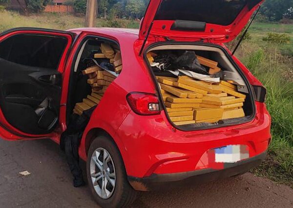 PRF apreende 674 quilos de maconha e recupera&hellip;