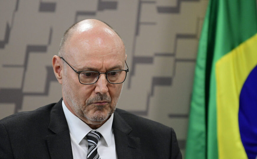 Abin Paralela: servidores ameaçam greve para derrubar diretor&hellip;