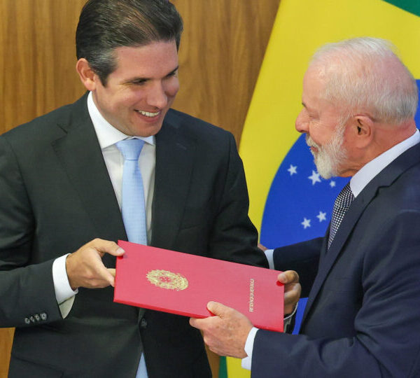 Câmara ensaia rebelião contra Lula, mas Motta ajuda&hellip;