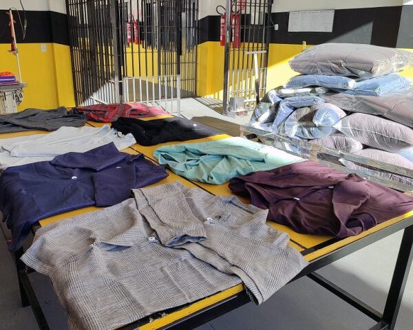 Peças de inverno confeccionadas em penitenciária são entregues&hellip;