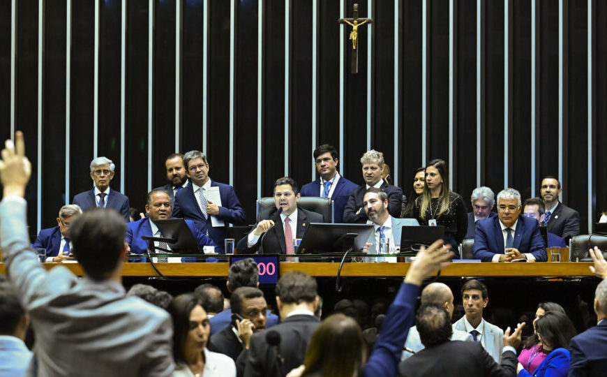Alcolumbre cria CPMI para investigar fraudes no INSS