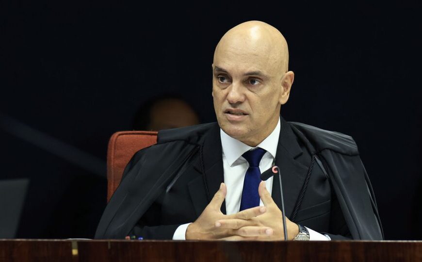 Moraes vota para liberar processos sobre revisão da vida toda do INSS
