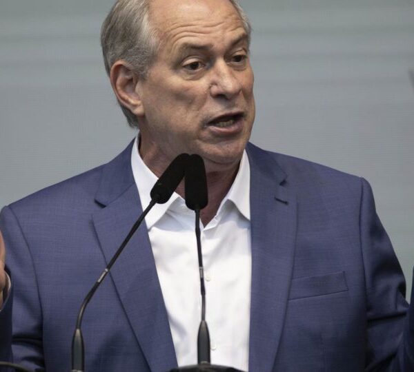 Ciro Gomes reage a ação da AGU e…