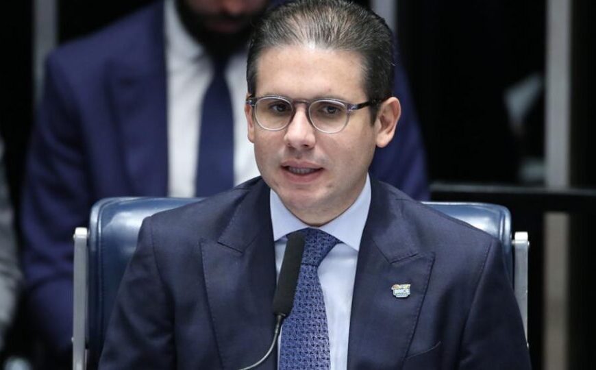 Pedido de prisão de Zambelli provoca impasse jurídico…