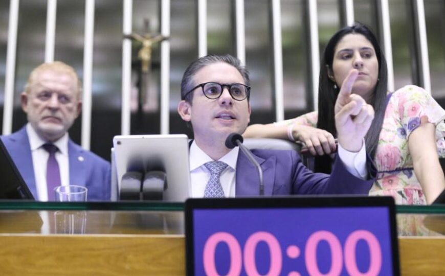 Pressão da oposição leva Motta…