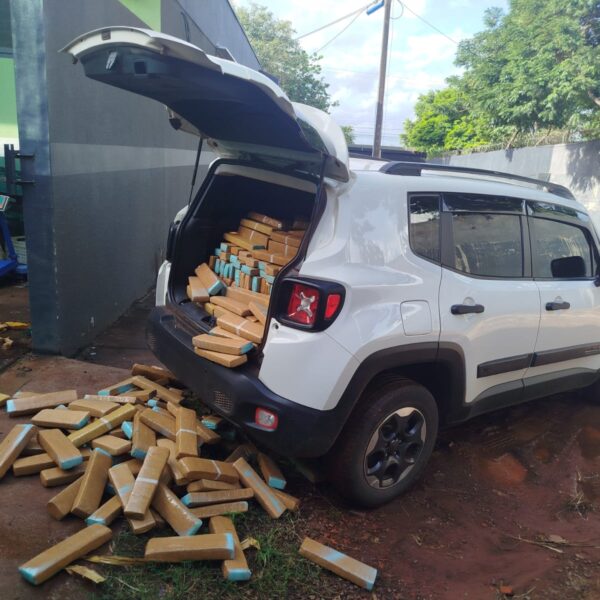 Após denuncia, PM apreende carga de maconha em…
