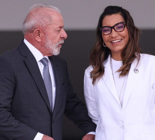 Janja passou mais tempo em viagens ao exterior…