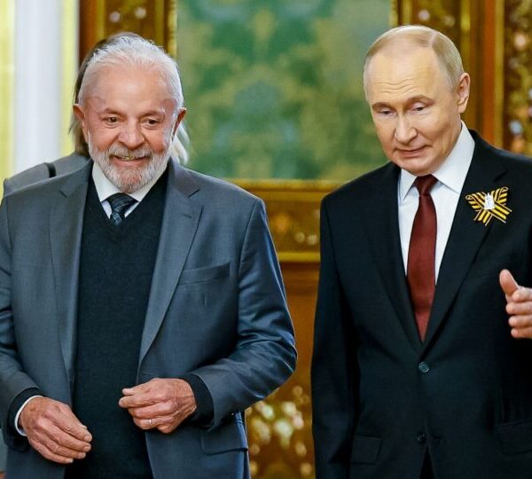 Lula se reuniu com 20 líderes de países…