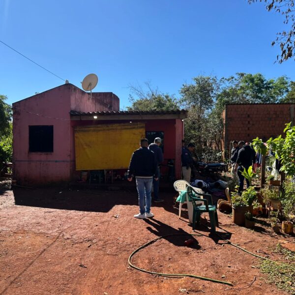 Três são presos em flagrante após assaltar loja&hellip;