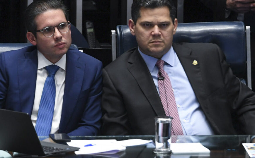 Congresso sem poder vira símbolo do colapso da democracia no Brasil