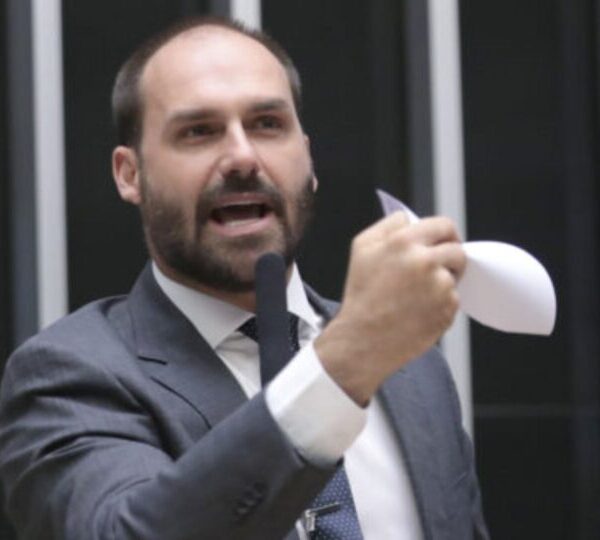 Eduardo Bolsonaro diz que ida de senadores aos&hellip;