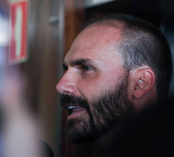 Em vídeo, Eduardo Bolsonaro pede que Trump aplique&hellip;