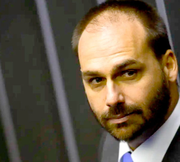 Eduardo Bolsonaro diz que não vai renunciar ao&hellip;