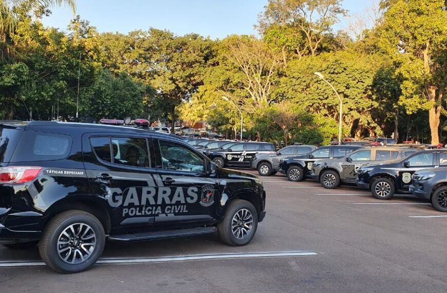 Motorista é preso com veículo lotado de contrabando em bairro da Capital