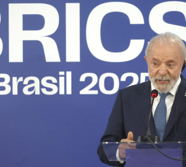 Lula faz campanha contra os EUA para elevar&hellip;