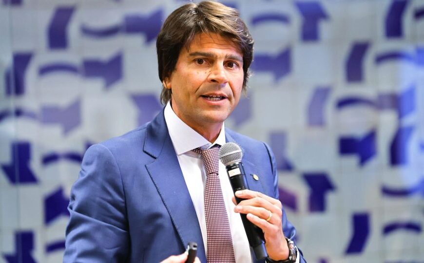 Reforma administrativa do Congresso não mexe com supersalários e estabilidade