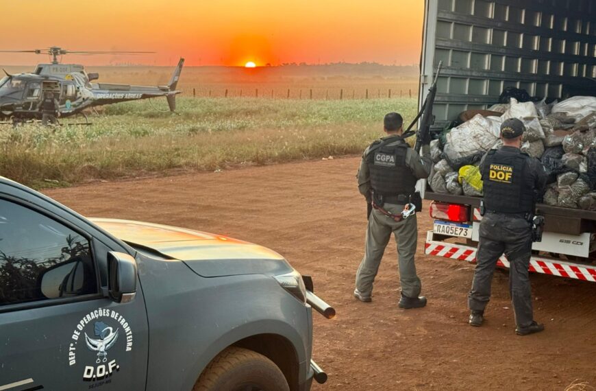 Com apoio aéreo, caminhão roubado é apreendido com 2,7t de drogas