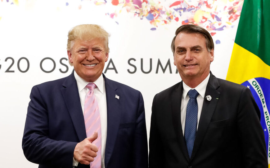 Bolsonaro elogia firmeza de Trump e cobra urgência dos Poderes para salvar o Brasil