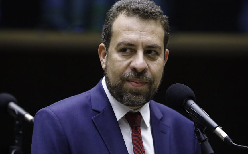Boulos pede que PF demita Eduardo Bolsonaro do&hellip;