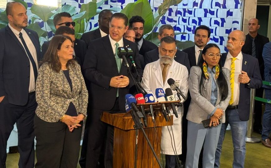 Zambelli pede acareação com hacker e recebe apoio do PL contra perda do mandato