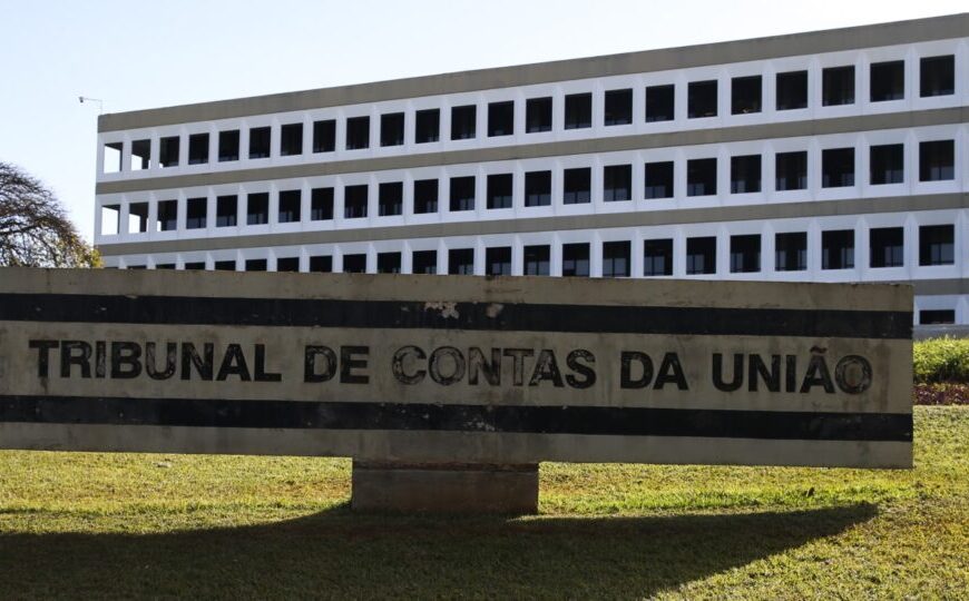 Os misteriosos penduricalhos dos ministros do TCU: quem fiscaliza?