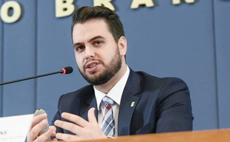 Advogado de Filipe Martins pede cancelamento de audiências do “núcleo 2”; Mendonça analisa