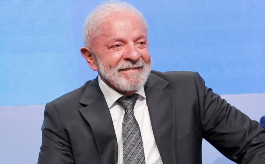 Oposição acusa Lula de criar inimigo externo para encobrir crise econômica