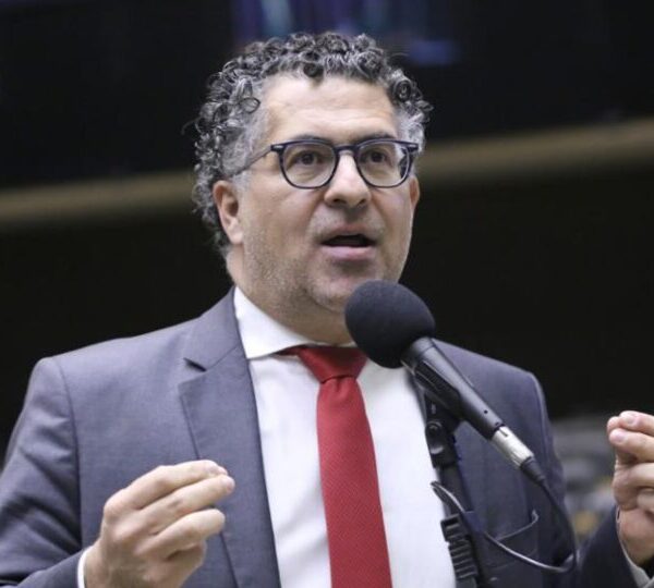 PT propõe novo imposto federal para quem possui&hellip;