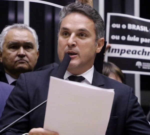 Oposição acusa governo de financiar “campanha de ódio”&hellip;