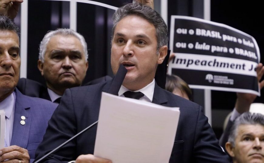 Oposição acusa governo de financiar “campanha de ódio” e quer convocar ministros