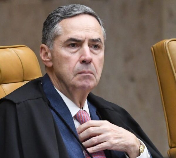 Barroso reage a Trump e diz que decisão&hellip;