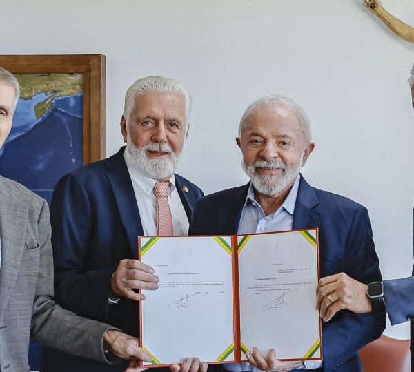 Lula envia projeto ao Congresso que institui novo&hellip;