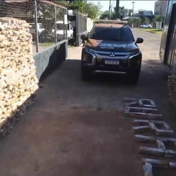 Ônibus escolar é apreendido com mais de duas&hellip;