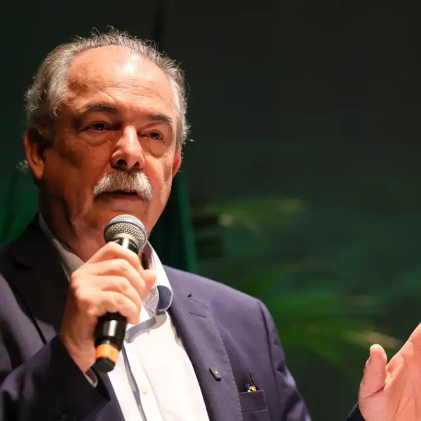 Mercadante destaca papel do BNDES para pesquisa e&hellip;