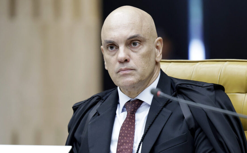 Moraes manda investigar negociação de dólares no dia do tarifaço de Trump