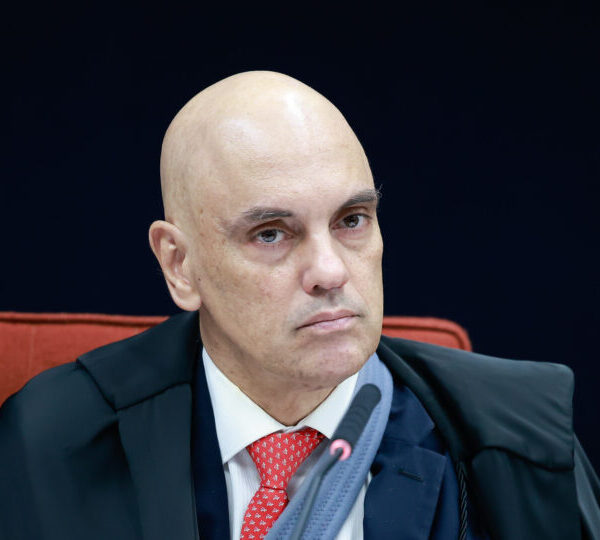 Moraes dá 24h para defesa de Bolsonaro explicar&hellip;