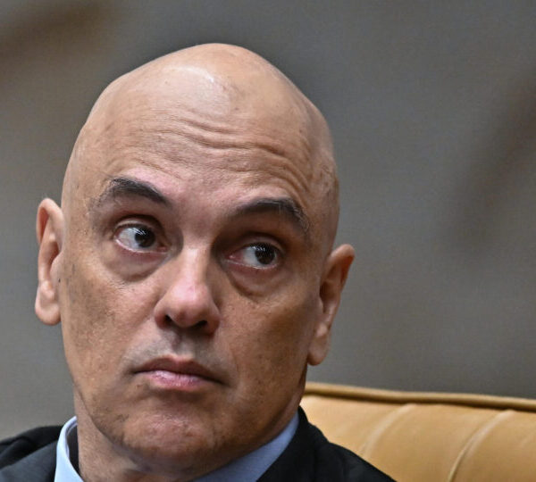 Colunista do WSJ denuncia que “infiltrado” nos EUA&hellip;