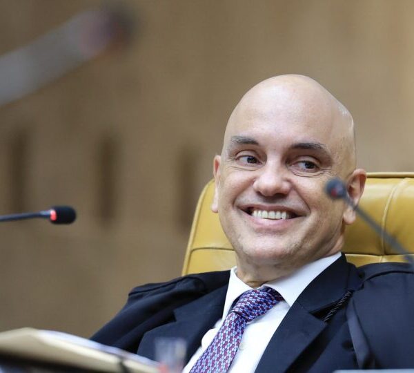 Moraes vai a jogo do Corinthians horas após&hellip;