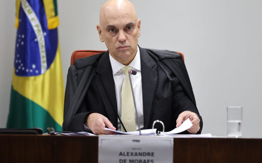 Moraes diz que não admitirá “tumulto” e nega pedido de Bolsonaro sobre perfil atribuído a Cid