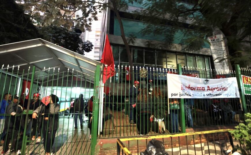 MST invade sedes do Incra para pressionar governo Lula por reforma agrária