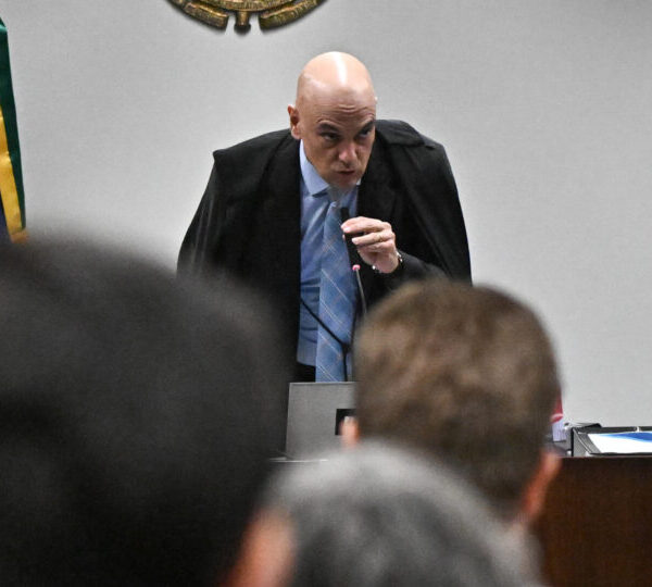 Rumble comemora sanções contra Moraes e pede reativação&hellip;