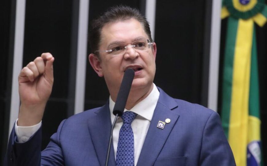 Comissão da Câmara aprova moção de louvor a Trump