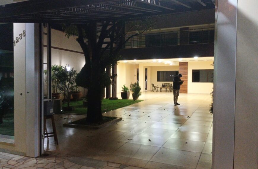 Residência doleiro é atacada com dezenas de tiros na fronteira