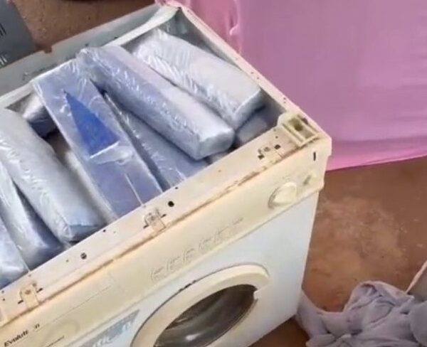 ASSISTA: Motorista é preso com mudança recheada de&hellip;