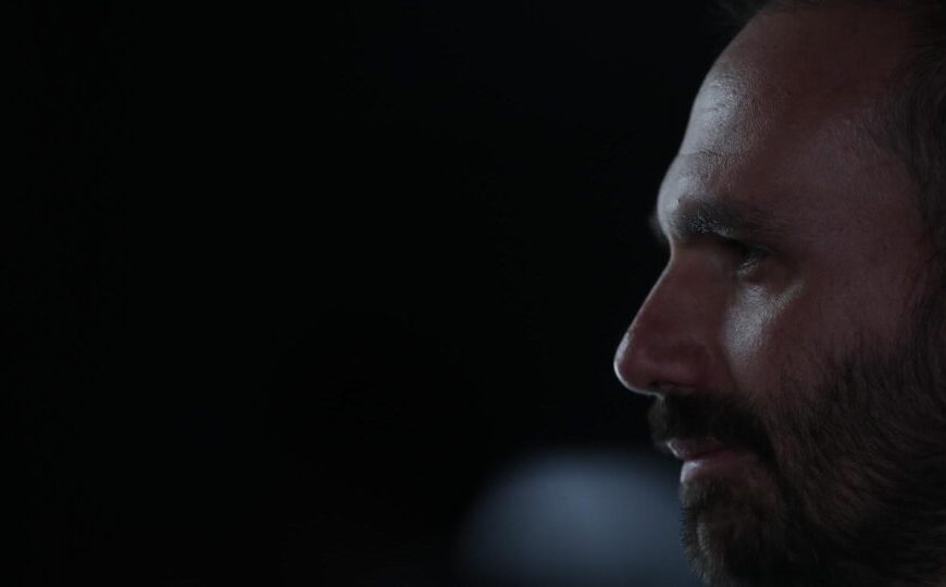 Eduardo Bolsonaro critica decisão de Dino: “Materialização da…