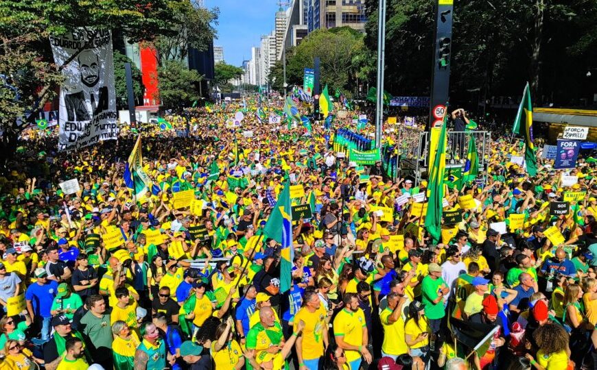Atos pelo Brasil reúnem multidões&hellip;
