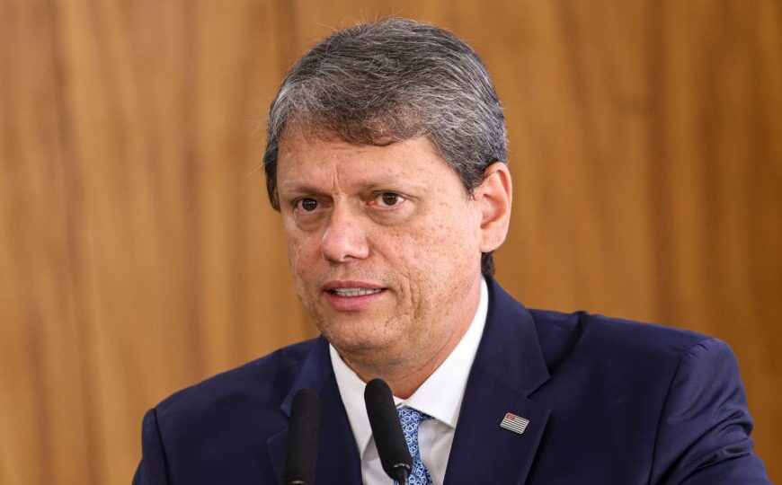 Tarcísio e Michelle Bolsonaro podem se encontrar em…
